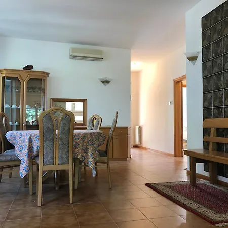 Vila Volpe - Free Wifi & Private Parking *